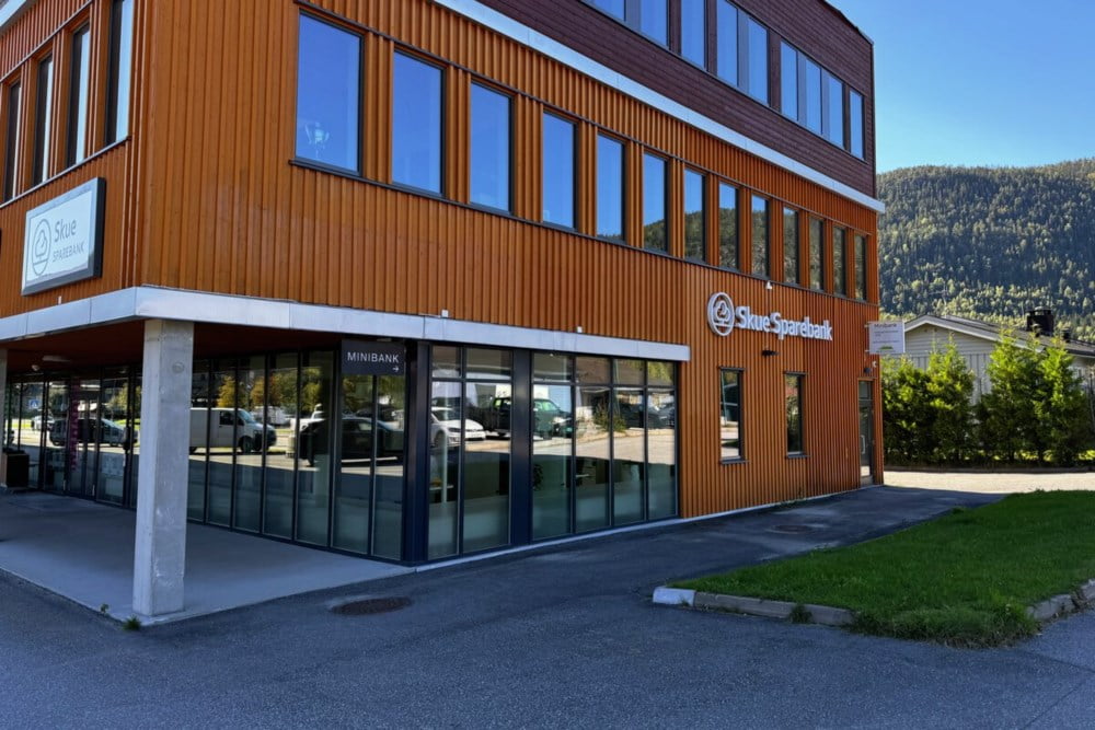 Lokalitetene til Skue Sparebank på Flå