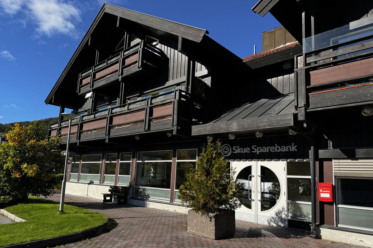 Lokalitetene til Skue Sparebank på Hol